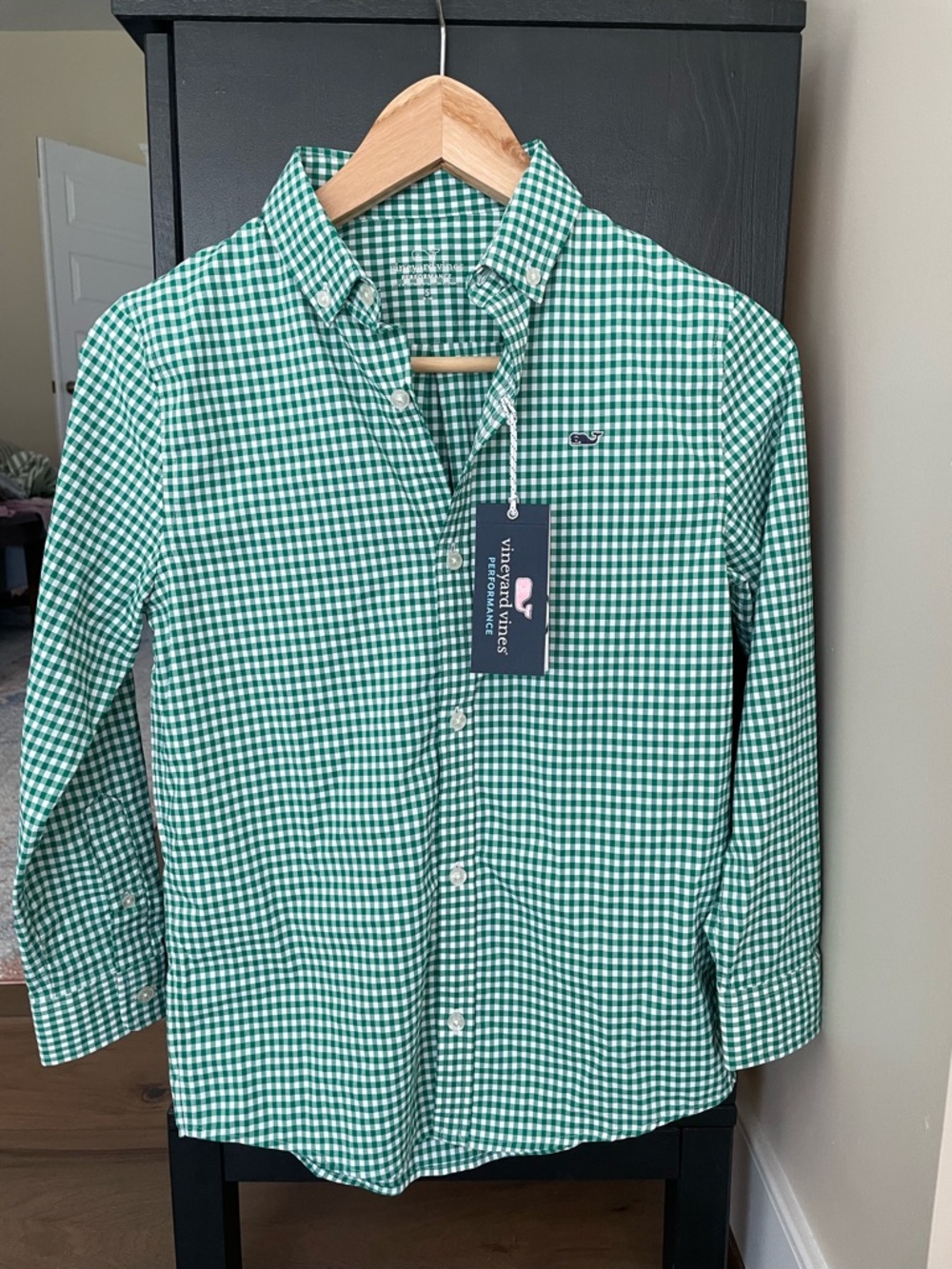 Vineyard Vines Green Gingham Button-Down Performance Shirt - Boy’s small (8-10)